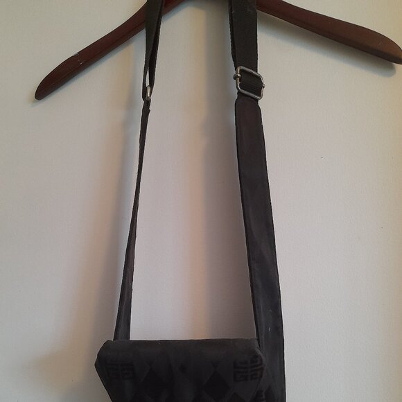 Black Givenchy monogram bag & free silk scarf include - Picture 12 of 15